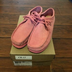 CLARKS WALLABEE - NEW BRIGHT PINK